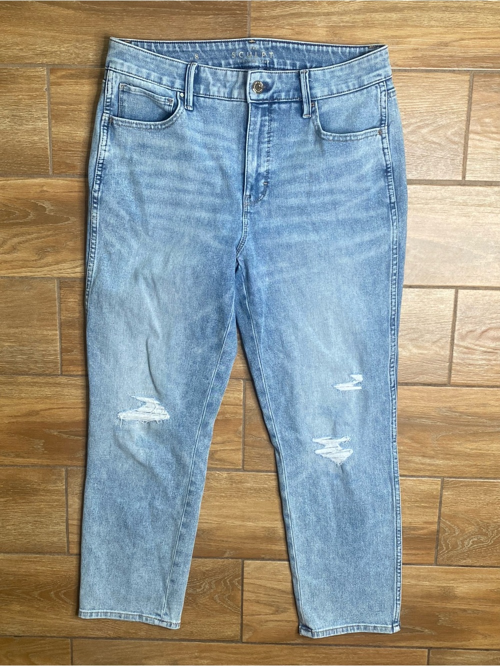 White House Black Market 8 Distressed Crop Jeans - Picture 2 of 11